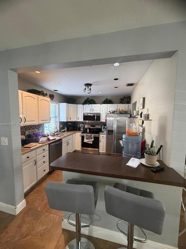 Building Photo - 621 SW 71st Terrace