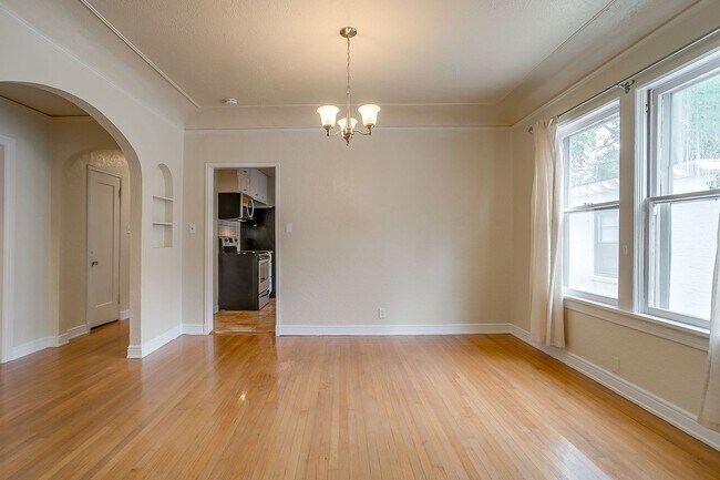 Building Photo - 3256 Greene Ave