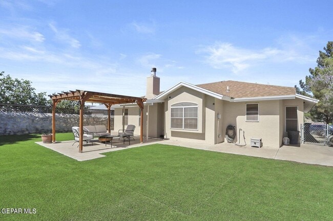 Building Photo - 10912 Loma De Luz Pl