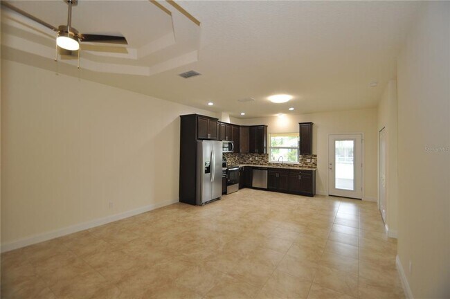 Building Photo - 17 Rainbow Ln
