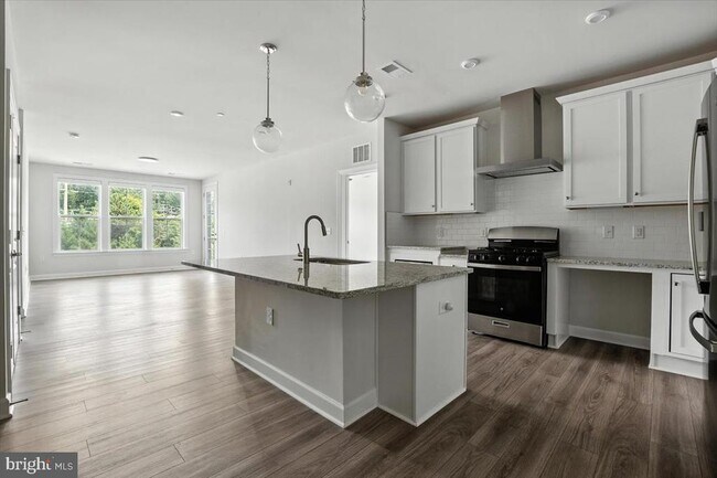 Building Photo - 3927 Fair Ridge Dr