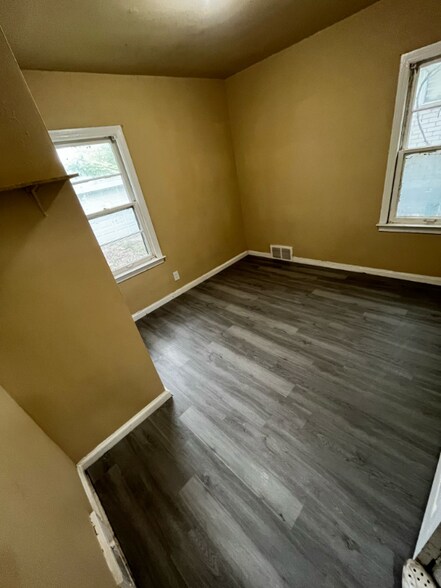Building Photo - 14027 Tacoma St