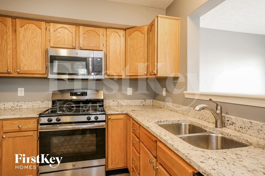 Building Photo - 2210 Wynbrooke Blvd