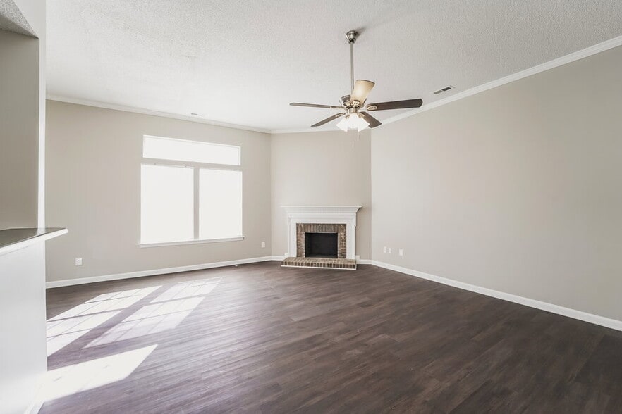 Building Photo - 11718 Long Forest Dr