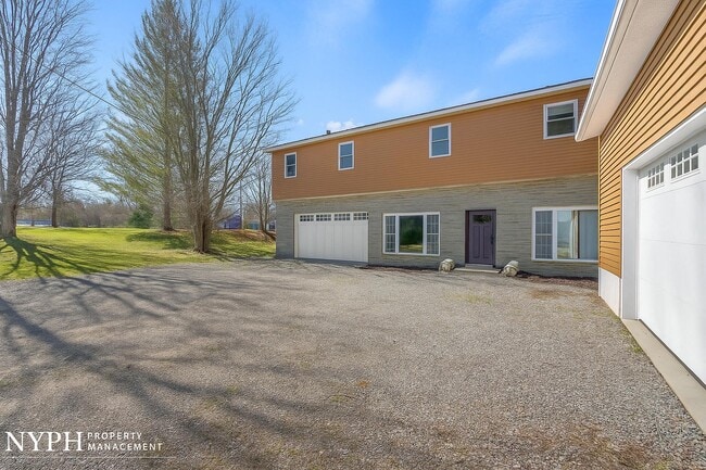 Building Photo - 5113 Cedarvale Rd
