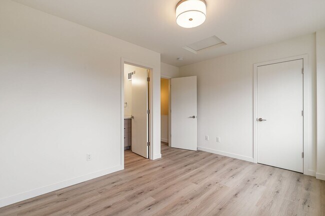 Interior Photo - 304-308 Cedar St