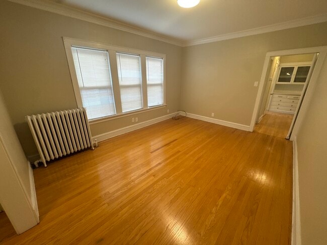 Building Photo - 6208 N Artesian Ave