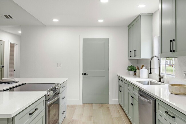 Building Photo - 10418 Doc Holliday Trail