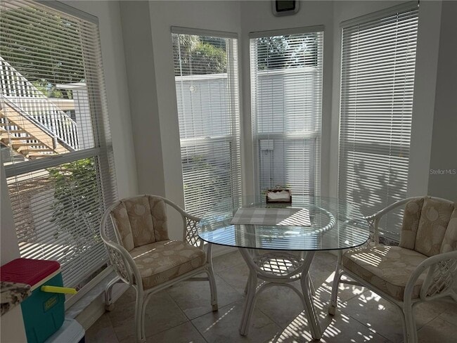 Building Photo - 880 Bird Bay Dr W