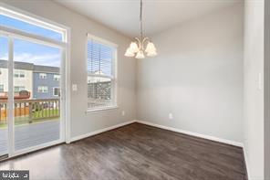 Building Photo - 105 Poinsettia Wy