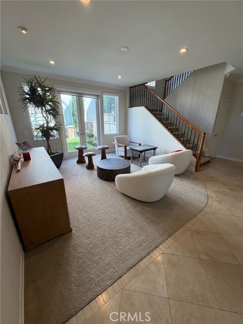 Building Photo - 3 Pavona