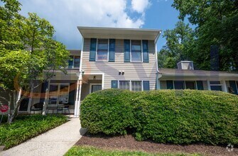 Building Photo - Comfortable Living Just Minutes from Downt...