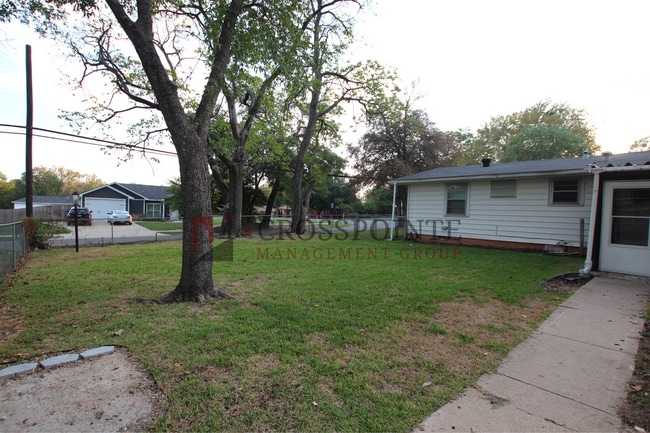 Building Photo - Available! Remodeled 2 Bedroom 1 Bath in Lindale ISD!