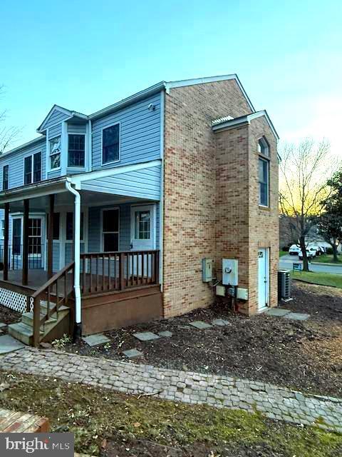 Building Photo - 510 Fairfax Ln