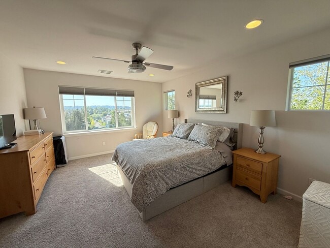 Building Photo - Hilltop Luxury Townhome with Stunning Valley Sunset Views