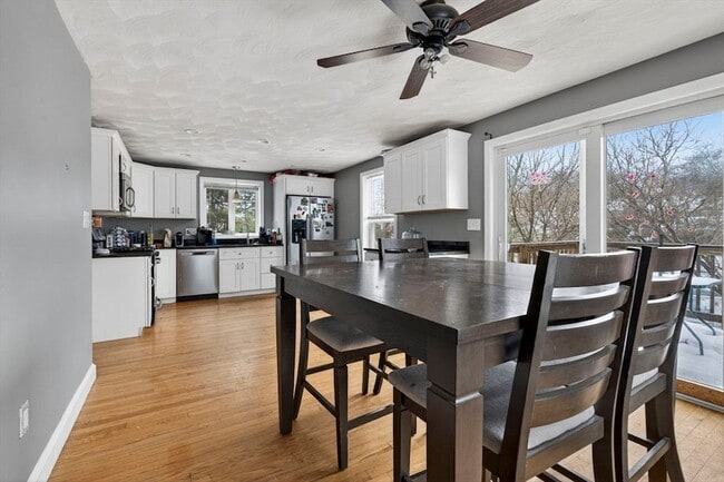 Building Photo - 74 Linwood St