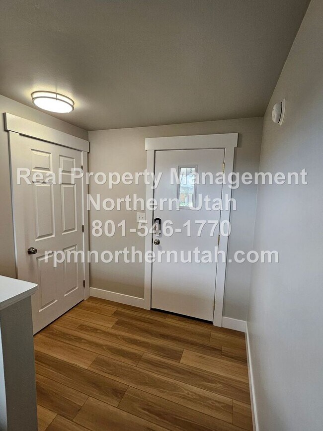 Building Photo - 4 Bedroom 3 Bath Home Now Available in Roy!