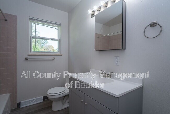 Building Photo - 1542 Lamplighter Dr