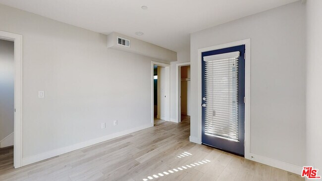 Building Photo - 236 Rosemont Ave