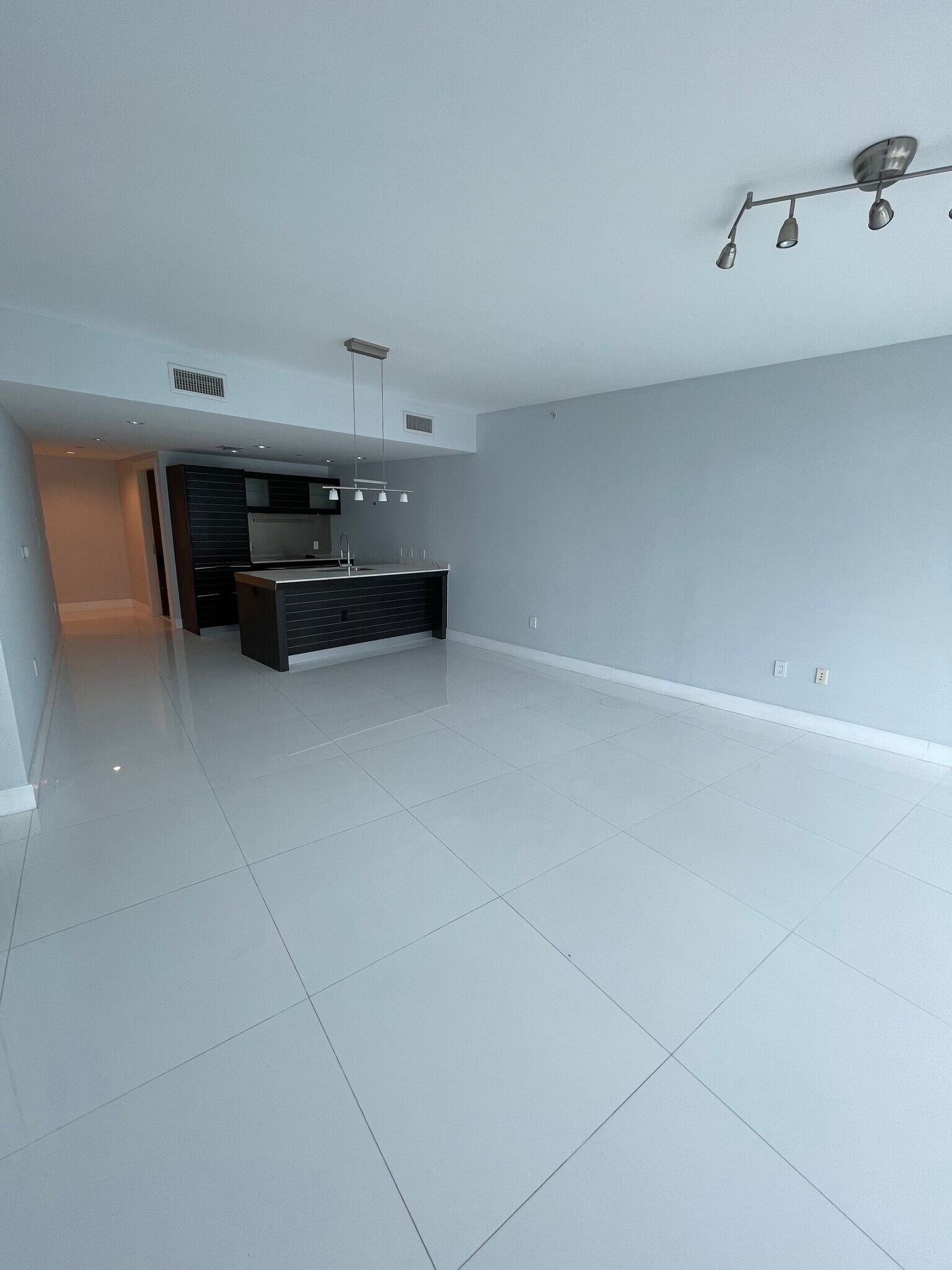 Building Photo - 200 Biscayne Boulevard Way