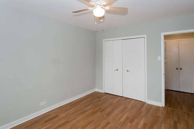 Building Photo - 448 W Wellington Ave