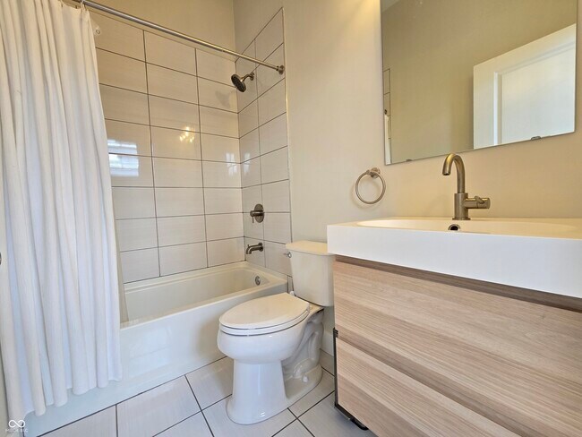 Building Photo - 1226 Cottage Ave