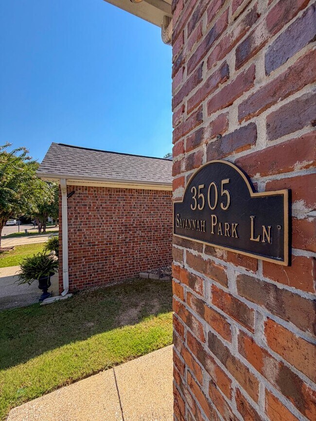 Building Photo - 3505 Savannah Park Ln