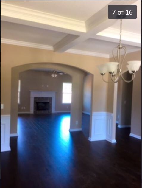 Building Photo - 643 Red Oak Ln