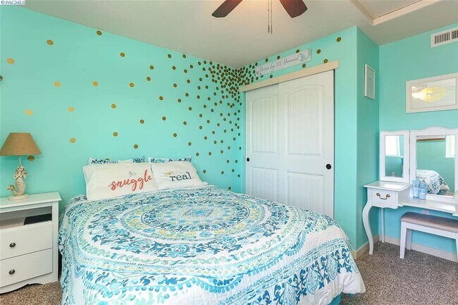 Building Photo - 2736 S Dennis Pl