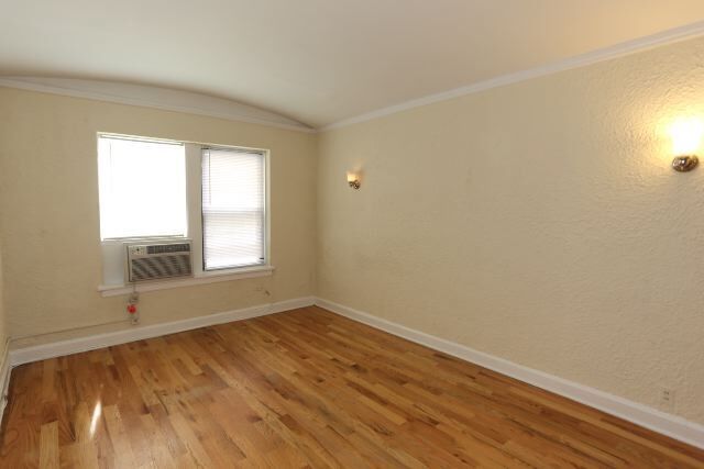 Building Photo - 539 W Arlington Pl