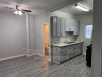 Building Photo - 2028 CHESTNUT Ave