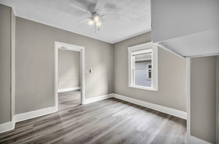 Building Photo - 2023 Robin St