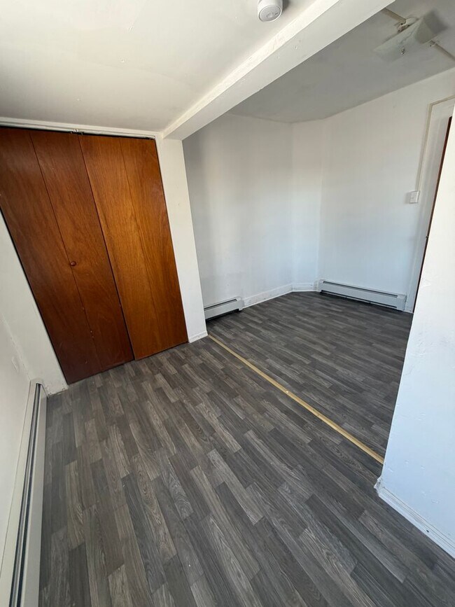 Building Photo - 49 S Front St