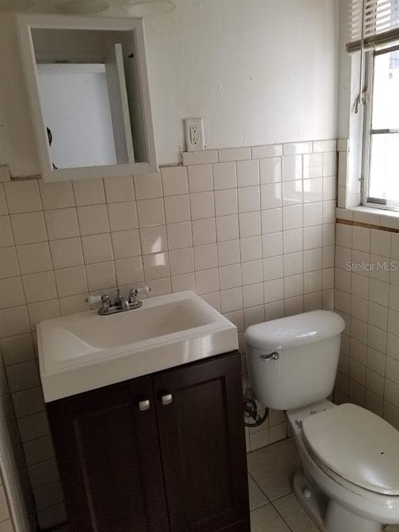 Building Photo - 7039 Aurora Dr