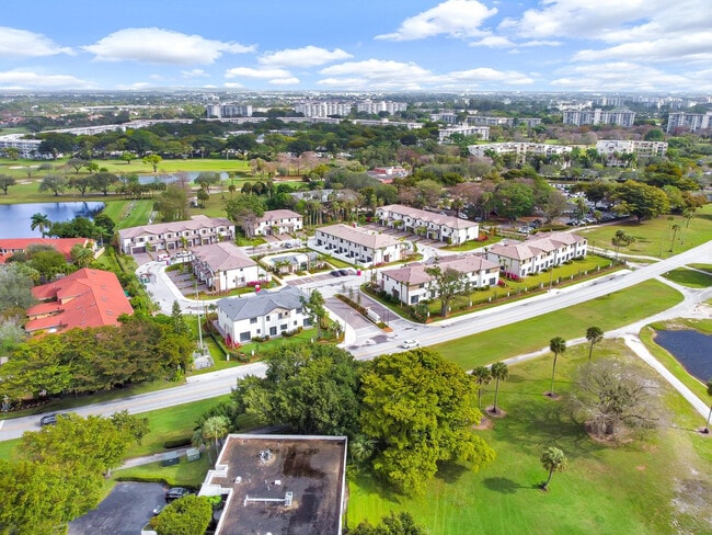 Building Photo - 4074 Highland Oaks Dr