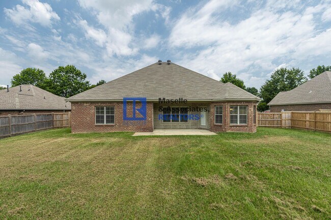 Building Photo - 125 Mason Way