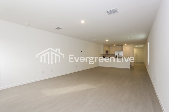 Building Photo - 1008 Calley Pear Trl