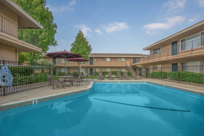 Building Photo - Glenwood Apartment Homes