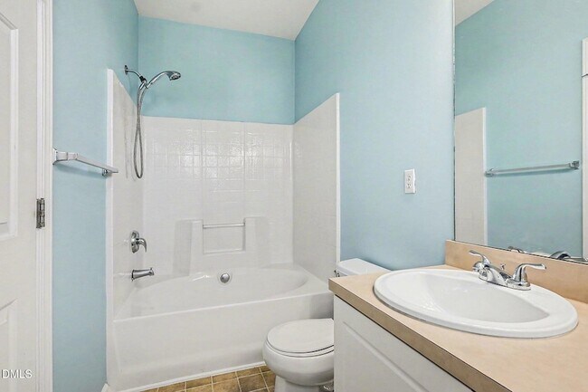 Building Photo - 221 Payton Dr