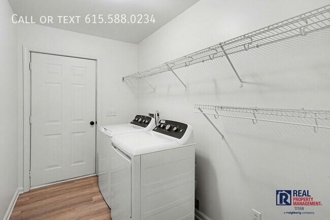 Building Photo - 1505 Chapman Ln