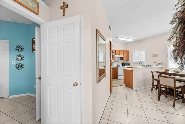 Building Photo - 15010 Leeward Dr