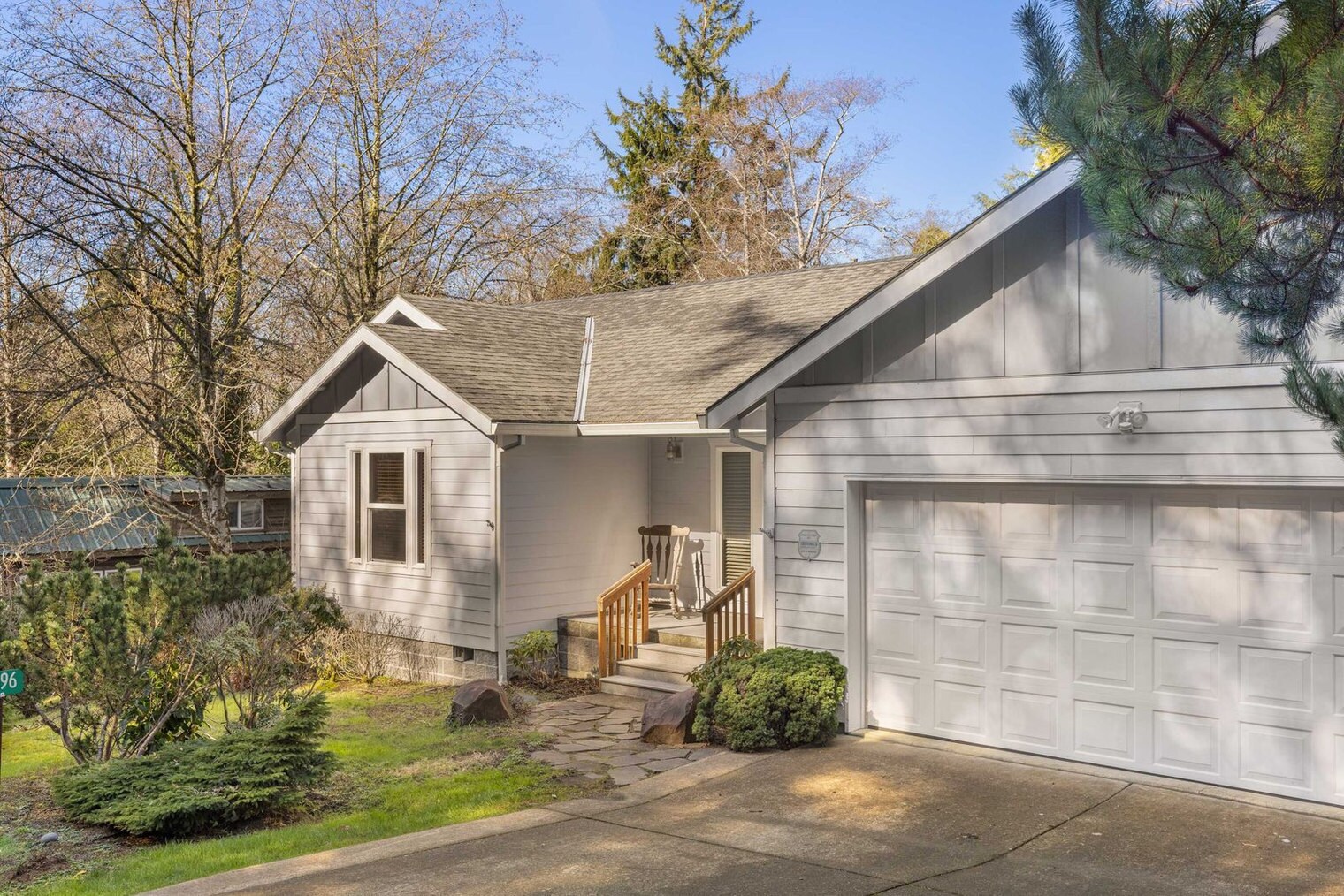 Building Photo - 4896 Holly Heights Ave