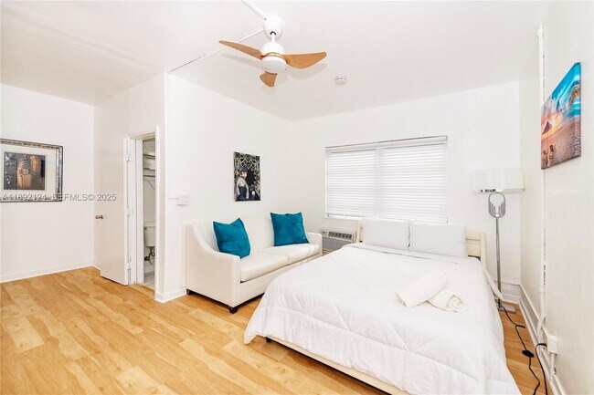 Building Photo - 545 Michigan Ave