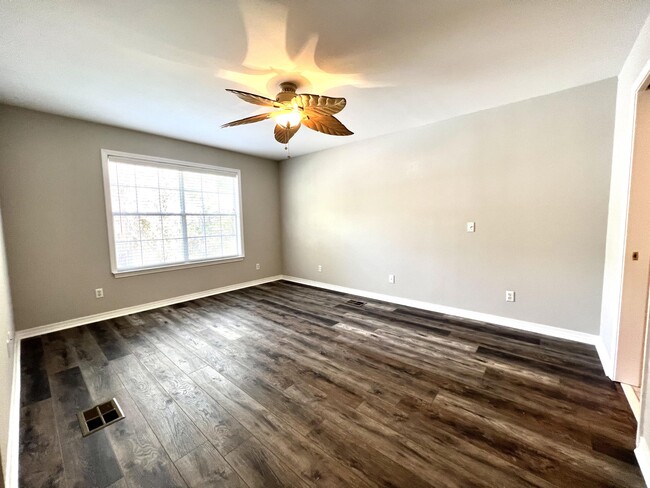 Building Photo - 1311 Treasure Cove