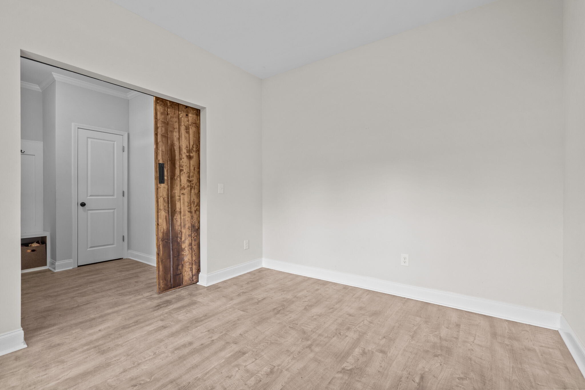 Building Photo - 120 Pinelands Vis