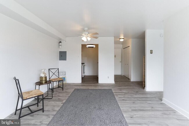 Building Photo - 1900 Lyttonsville Rd