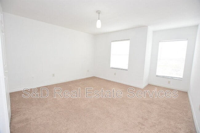 Building Photo - 5410 River Rock Rd