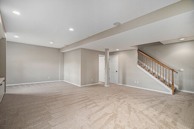 Building Photo - 4 bed/4 bath, Three Story Home Backing to ...