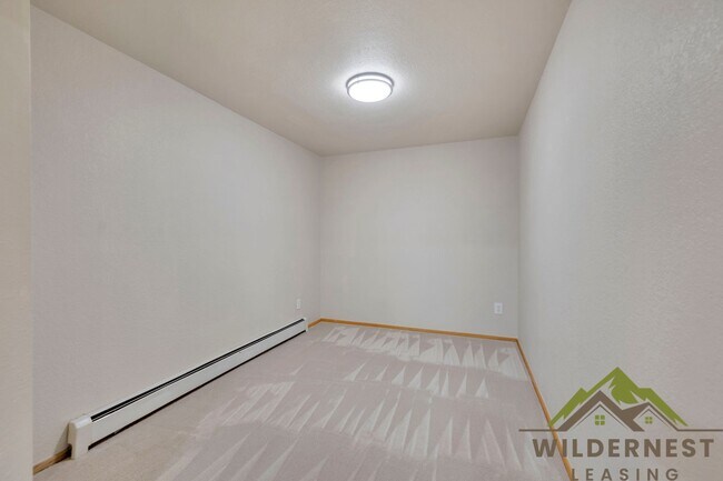 Building Photo - 749 Lagoon Dr
