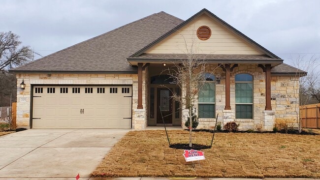 Building Photo - 705 Lister Dr